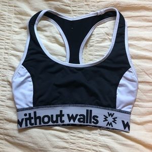 Stunning without walls sports bra